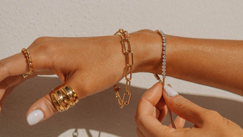 poignée accompagné de bracelet en or